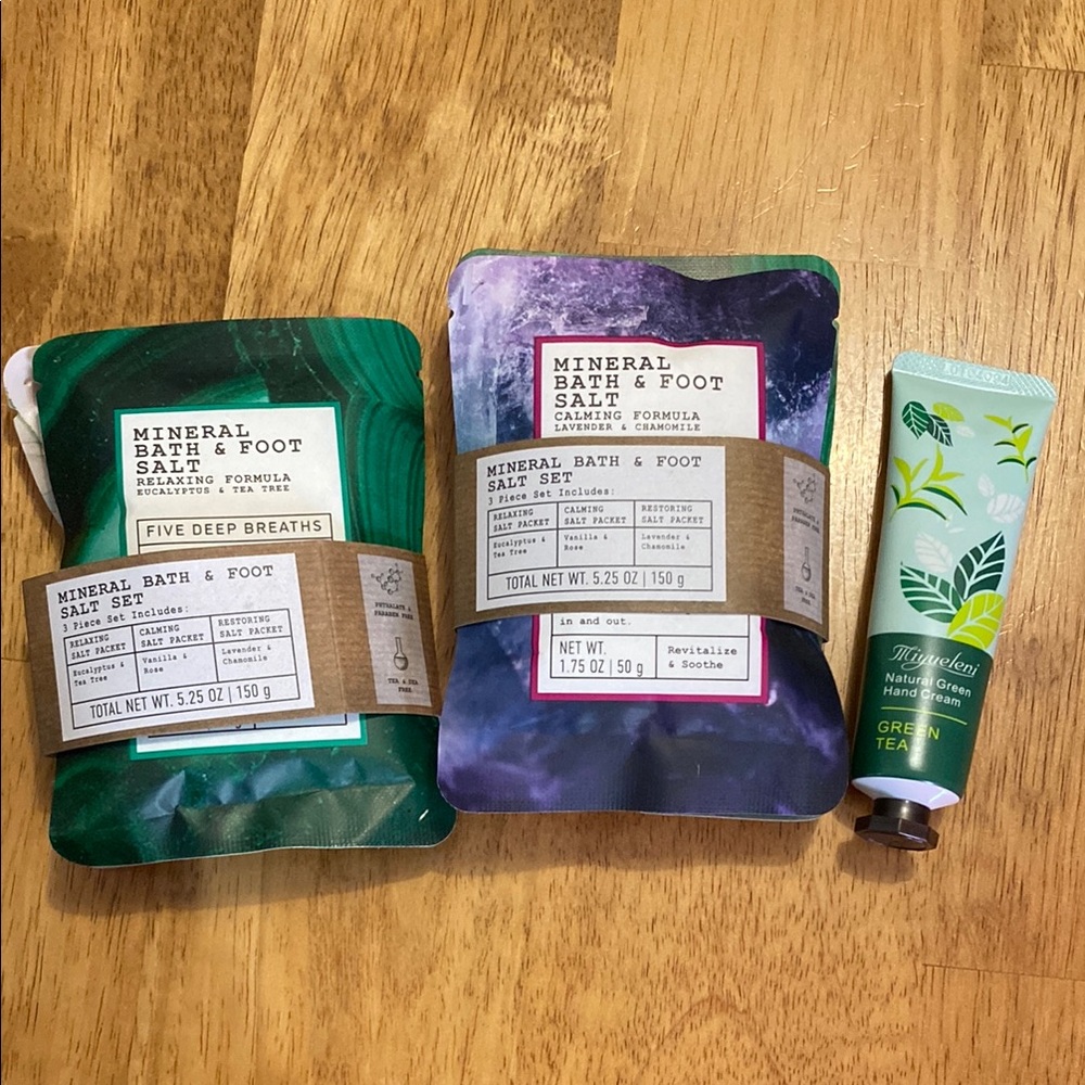 Mineral Bath & Foot Salt Set with Green Tea Hand Cream